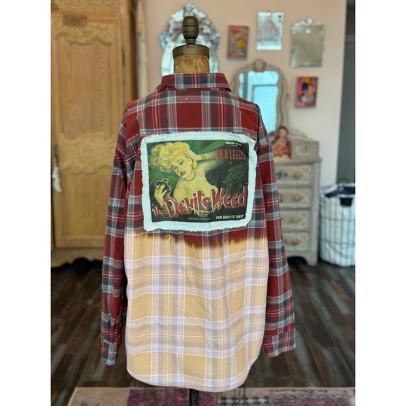 Upcycled/Reworked Flannel Shirt| "The Devil's Weed" Vintage Patchwork| XL - Picture 6 of 6